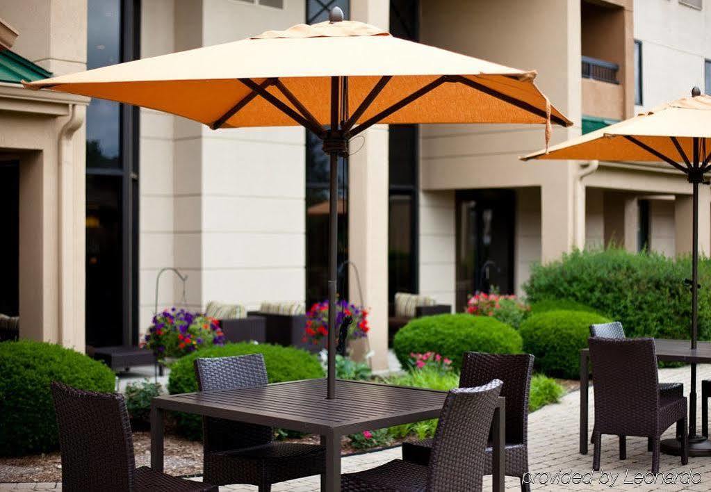 Courtyard Chicago St. Charles Hotel Saint Charles Bagian luar foto
